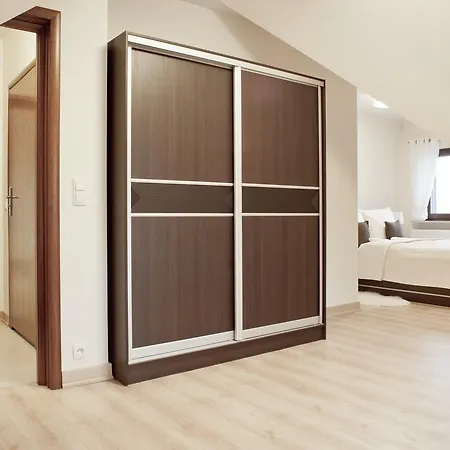 Rezydencja Sunny Hill アパートホテル 4*